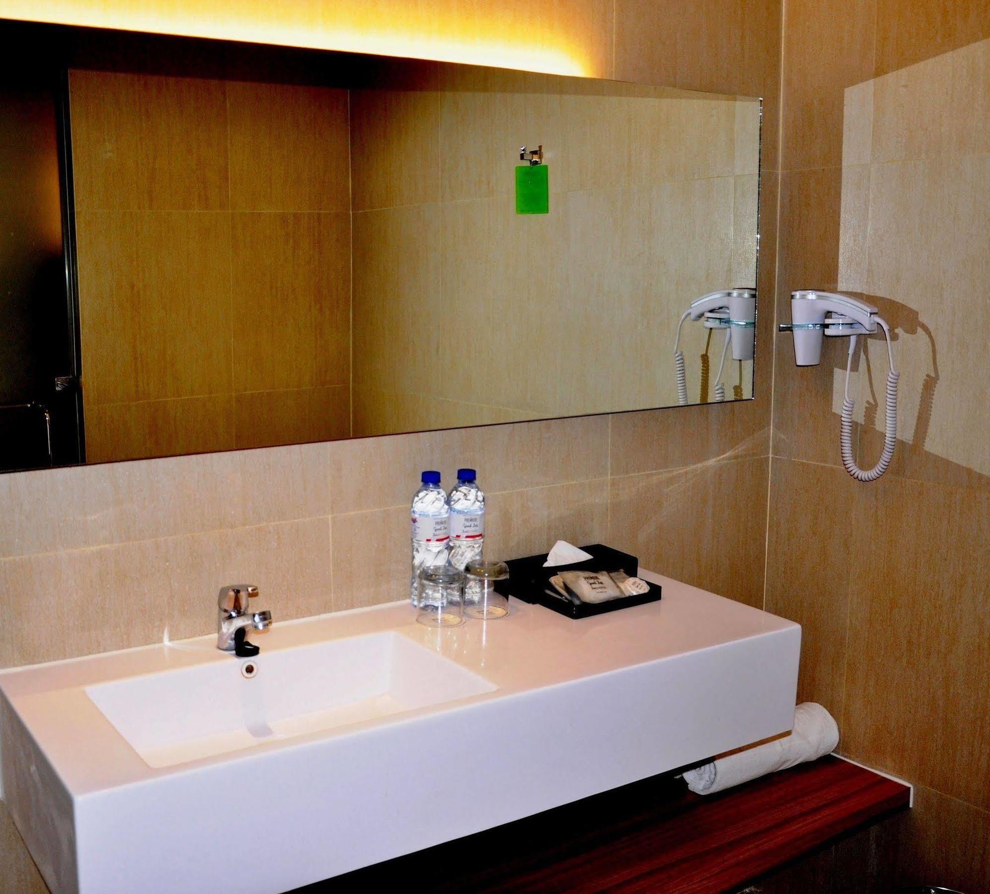 Grand Zuri Malioboro Hotel Yogyakarta Eksteriør billede
